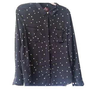 Navy blue UNTUCKit button down shirt